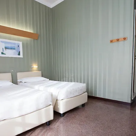 Отель Vittoria 3*