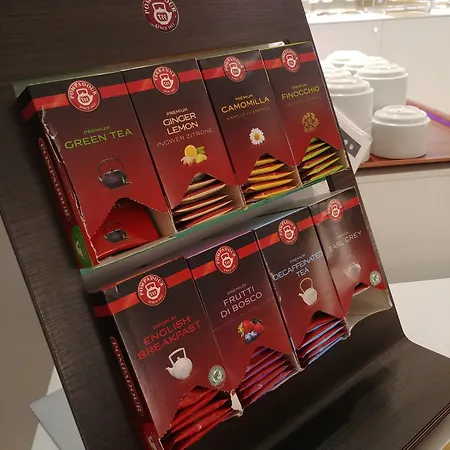 Отель Vittoria Генуя