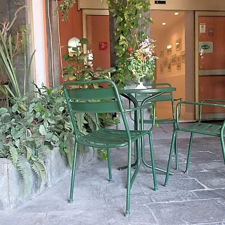 Vittoria 3* Genua
